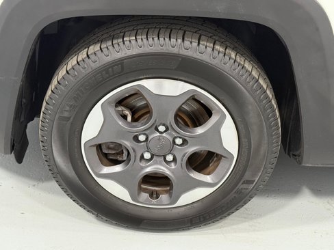 Used 2016 Jeep Renegade Sport w/ Power & Air Group image 29
