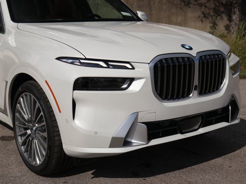 New 2026 BMW X7 xDrive40i w/ Executive Package image 3