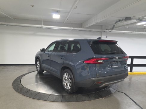 Used 2024 Toyota Grand Highlander Limited image 5