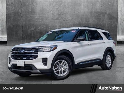 Used 2025 Ford Explorer Active image 1