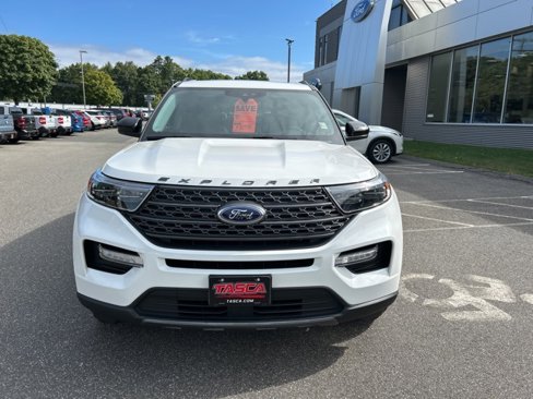 Used 2022 Ford Explorer XLT w/ Equipment Group 202A image 2
