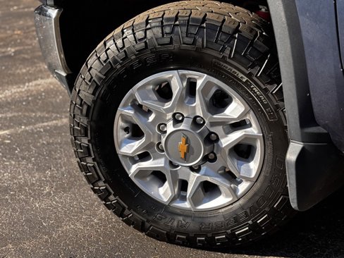 Used 2022 Chevrolet Silverado 2500 LT w/ Convenience Package image 26