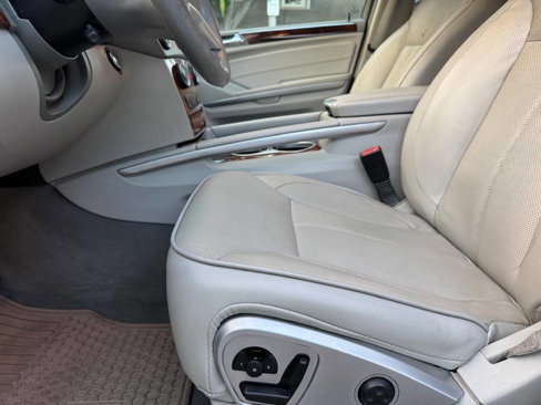 Used 2012 Mercedes-Benz GL 450 4MATIC image 12