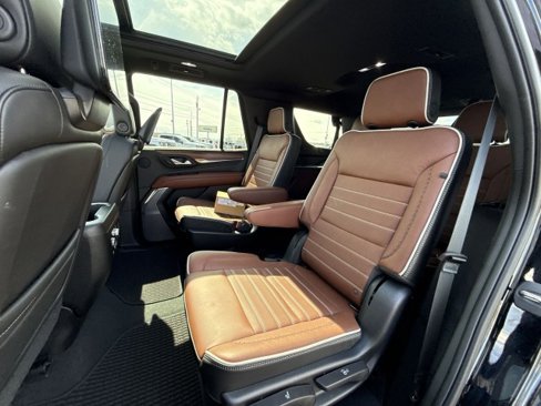 Certified 2023 GMC Yukon Denali Ultimate image 25
