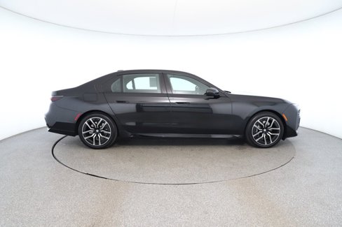 Used 2024 BMW 740i image 6