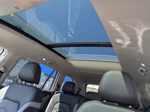 New 2025 Volkswagen Atlas Peak Edition SE image 21