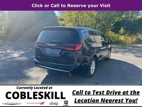 New 2026 Chrysler Pacifica Select image 4