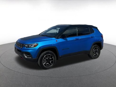Used 2025 Jeep Compass Trailhawk image 7