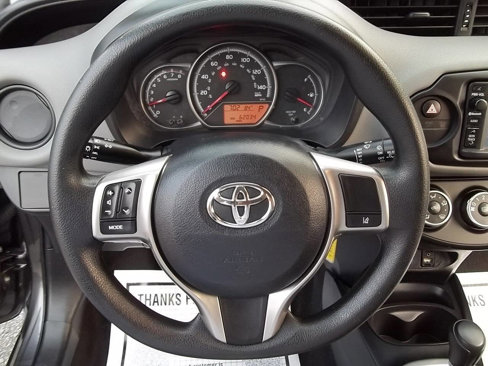 Used 2017 Toyota Yaris LE image 3