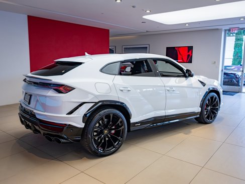 Used 2023 Lamborghini Urus S image 6