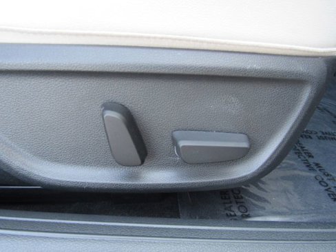 Used 2025 Genesis G70 2.5T image 20