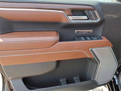 Used 2024 GMC Sierra 1500 Denali Ultimate image 9