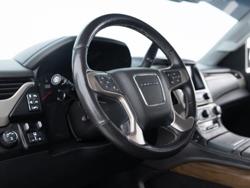 Used 2020 GMC Yukon XL Denali w/ Denali Premium Package image 27