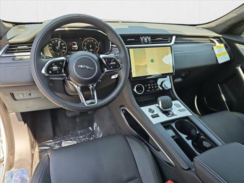 New 2026 Jaguar F-PACE R-Dynamic S image 16