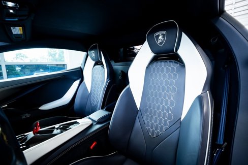 Used 2024 Lamborghini Revuelto image 37
