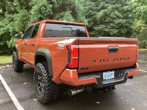 Used 2025 Toyota Tacoma TRD Off-Road image 10