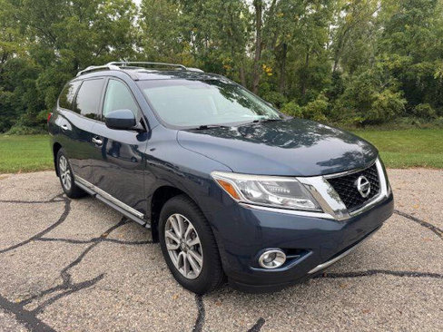 Used 2014 Nissan Pathfinder SL w/ SL Premium Package image 2