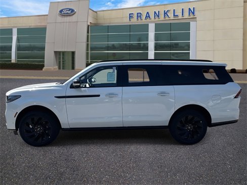 New 2025 Lincoln Navigator L Reserve w/ Jet Appearance Package image 4