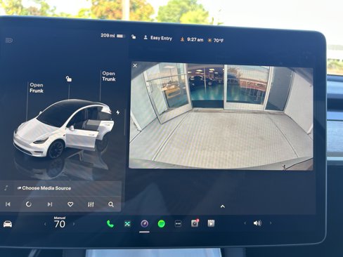 Used 2022 Tesla Model Y Long Range image 8