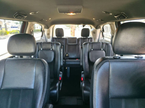 Used 2017 Dodge Grand Caravan SXT image 6