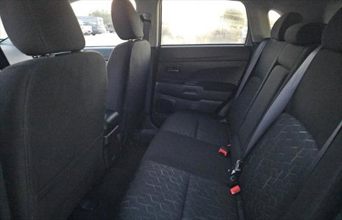 Used 2025 Mitsubishi Outlander Sport AWD image 17