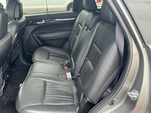 Used 2014 Kia Sorento SX w/ 3rd Row Package image 10