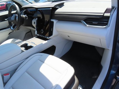 Certified 2024 GMC Acadia Denali w/ Super Cruise Package image 42