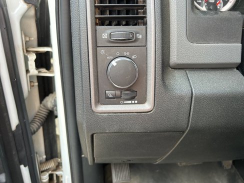 Used 2018 RAM 2500 Tradesman w/ Chrome Appearance Group image 15