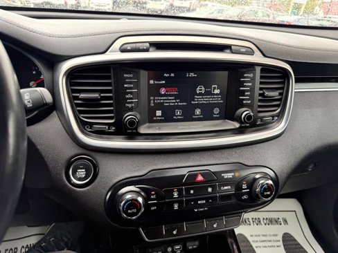 Used 2017 Kia Sorento EX image 19