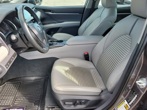 Used 2022 Toyota Camry SE image 12