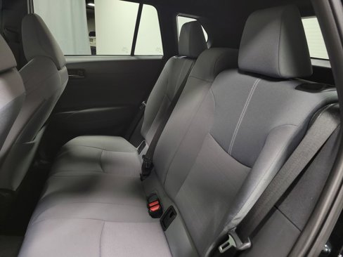 Used 2024 Toyota Corolla Cross SE image 19