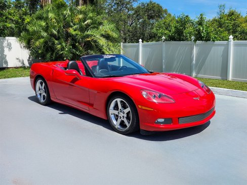Used 2005 Chevrolet Corvette Convertible w/ Preferred Equipment Group image 2