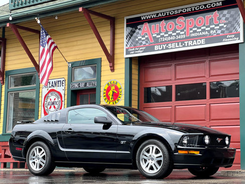 Used 2005 Ford Mustang GT Premium image 1