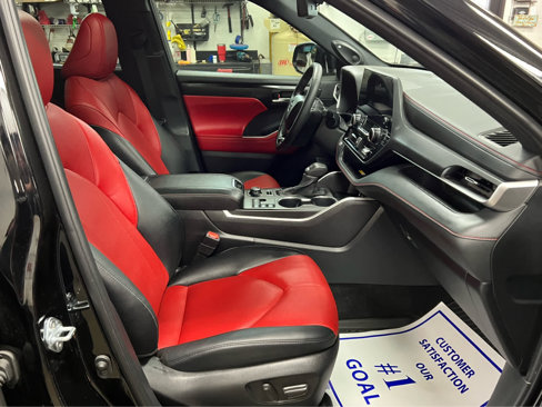Used 2024 Toyota Highlander XSE image 31
