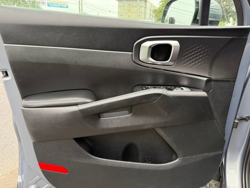Used 2021 Kia Sorento LX image 32