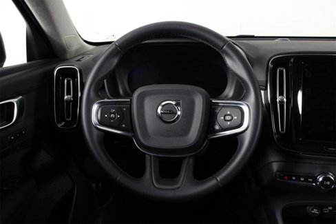 Certified 2025 Volvo XC40 B5 Plus image 8