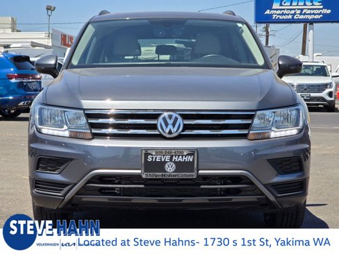 Used 2020 Volkswagen Tiguan SE w/ Panoramic Sunroof Package image 8