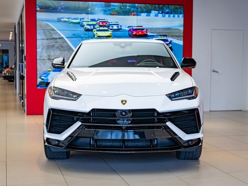 Used 2023 Lamborghini Urus S image 2