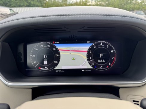 Used 2019 Land Rover Range Rover HSE image 17