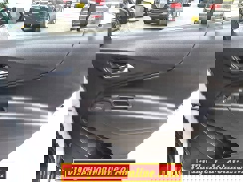 Used 2020 Chevrolet Equinox LT image 38
