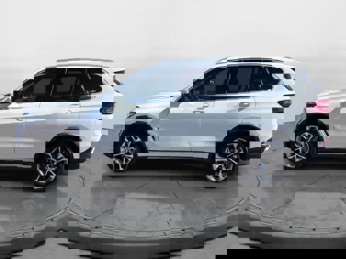 Used 2022 BMW X5 xDrive40i w/ Premium Package image 2