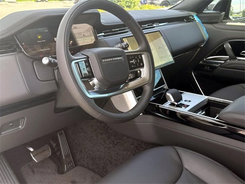 New 2025 Land Rover Range Rover SE image 30