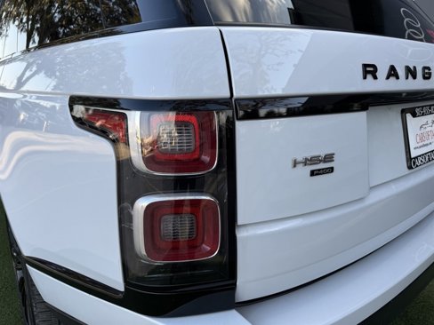 Used 2020 Land Rover Range Rover HSE image 11