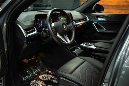 Used 2025 BMW X2 xDrive28i image 9