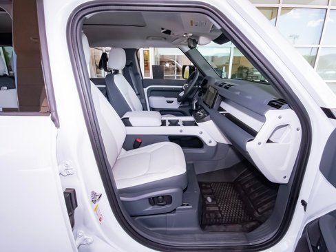 New 2025 Land Rover Defender 110 S image 42
