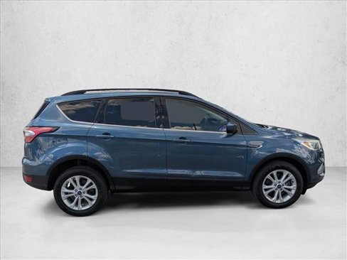 Used 2018 Ford Escape SE w/ SE Sync 3 Package image 4