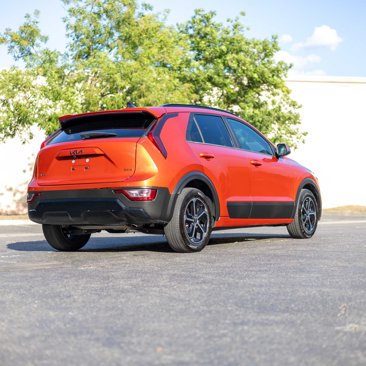 Used 2023 Kia Niro EX image 7