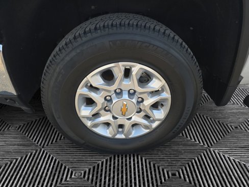 Used 2024 Chevrolet Silverado 2500 LT image 36
