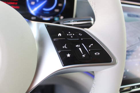 New 2026 Mercedes-Benz EQE 320 4MATIC SUV image 28