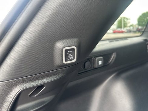 Used 2024 Jeep Grand Cherokee Limited image 12